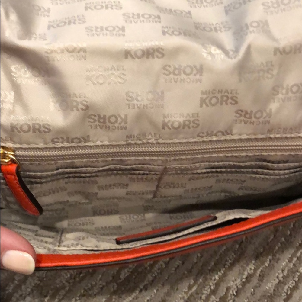Michael Kors orange clutch - Picture 4 of 6